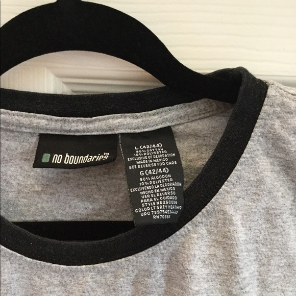 Men’s L graphic tee - Picture 2 of 2